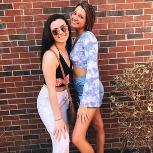 Meet your Posher, Caroline